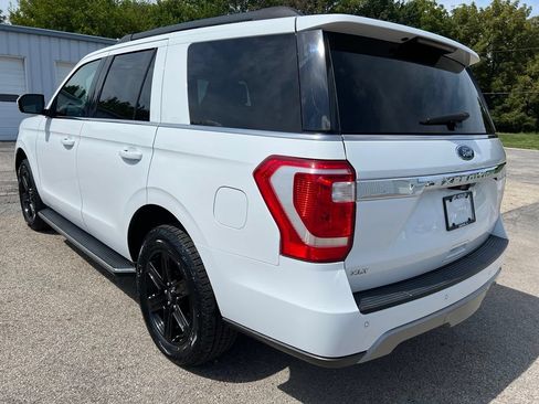 Used 2020 Ford Expedition XLT w/ Equipment Group 202A AWD/4WD image 3