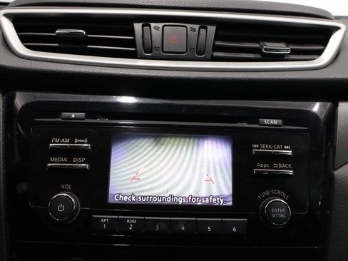 Used 2016 Nissan Rogue S AWD/4WD image 17