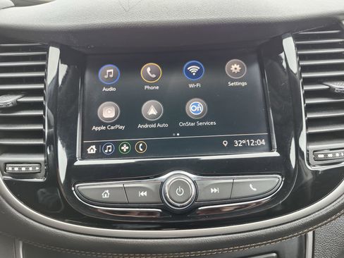 Used 2020 Chevrolet Trax LT w/ Driver Confidence Package image 4