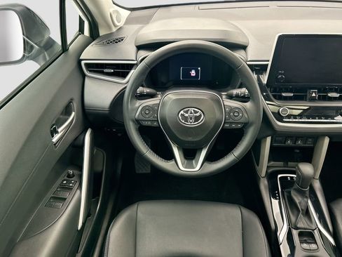 Used 2025 Toyota Corolla Cross XLE w/ Convenience Package AWD/4WD image 10