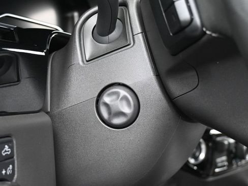 Used 2025 Chevrolet Silverado 1500 ZR2 w/ Technology Package image 15