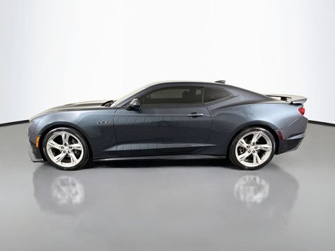 Used 2020 Chevrolet Camaro LT RWD image 4