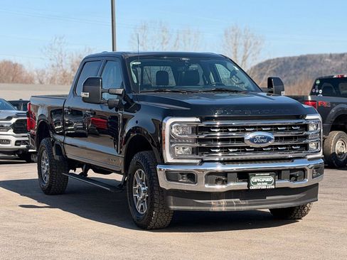 Used 2024 Ford F250 Lariat image 3