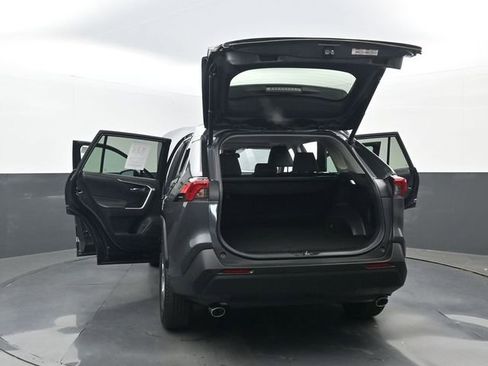 Used 2022 Toyota RAV4 XLE w/ Convenience Package FWD image 37
