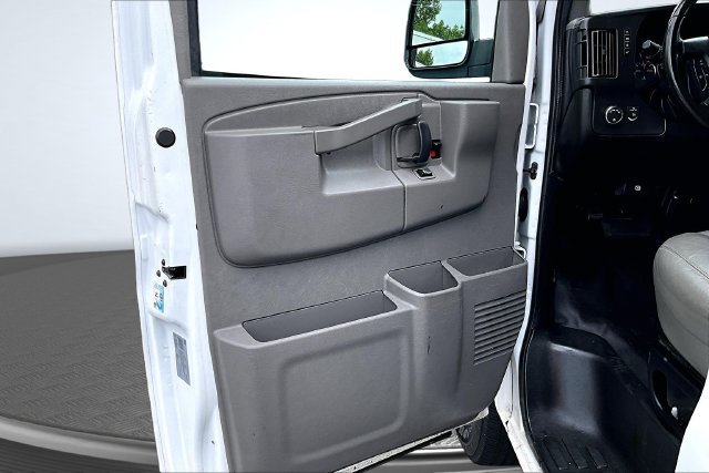Used 2021 GMC Savana 2500 w/ Enhanced Convenience Package RWD image 20