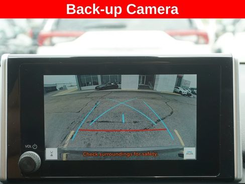 Used 2025 Toyota RAV4 XLE AWD/4WD image 7