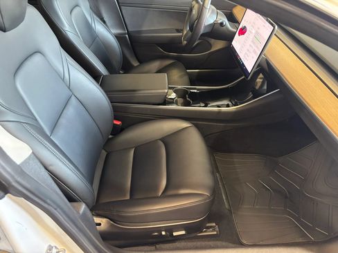 Used 2020 Tesla Model 3 Standard Range Plus RWD image 12