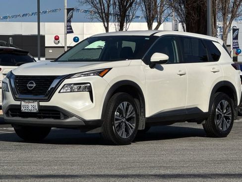 Used 2022 Nissan Rogue SV image 8