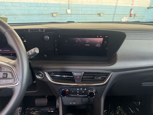 Used 2025 Buick Encore GX Preferred image 18