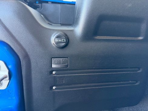 Used 2023 Jeep Wrangler Unlimited AWD/4WD image 30