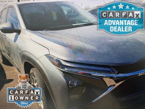 Used 2025 Chevrolet Trax LT image 3