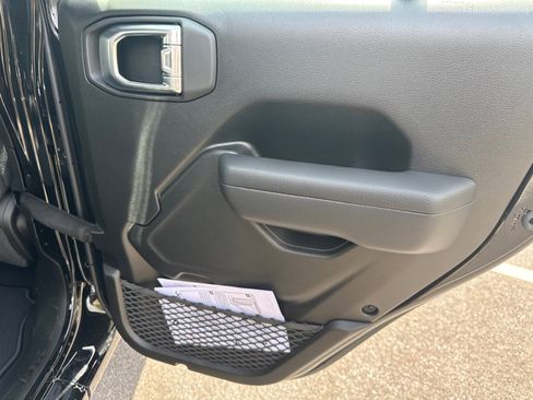 New 2026 Jeep Gladiator Sport AWD/4WD image 18