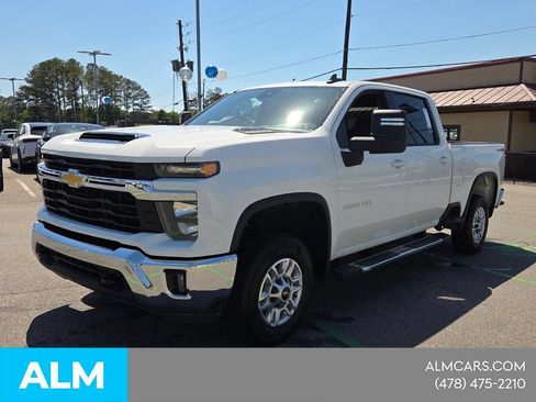 Used 2025 Chevrolet Silverado 2500 LT w/ Convenience Package AWD/4WD image 4