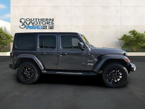 Used 2021 Jeep Wrangler Unlimited Sahara w/ Dual Top Group AWD/4WD image 35
