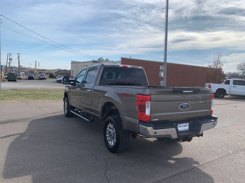 Used 2019 Ford F250 XLT w/ XLT Premium Package image 5