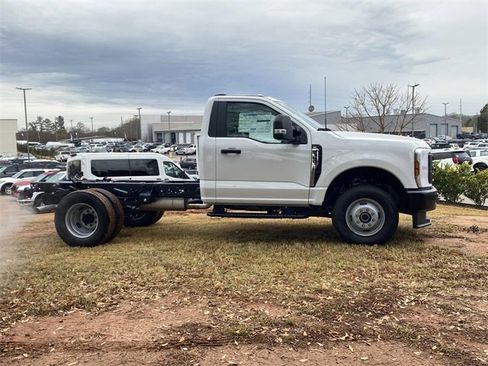 New 2026 Ford F350 XL image 2