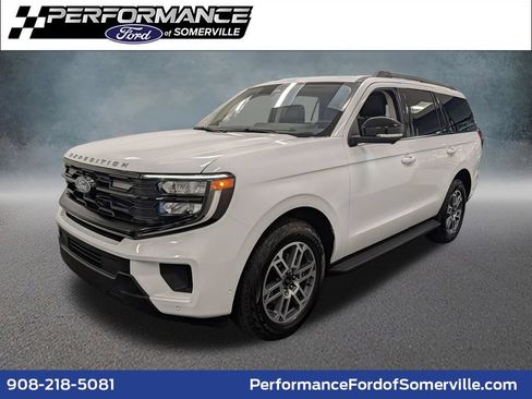 Used 2025 Ford Expedition Active AWD/4WD image 1