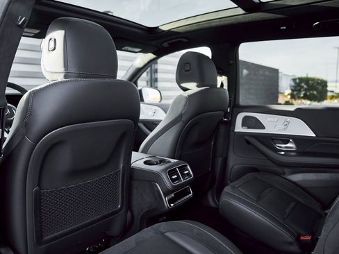 Used 2025 Mercedes-Benz GLS 63 AMG GLS 63 AMG image 38