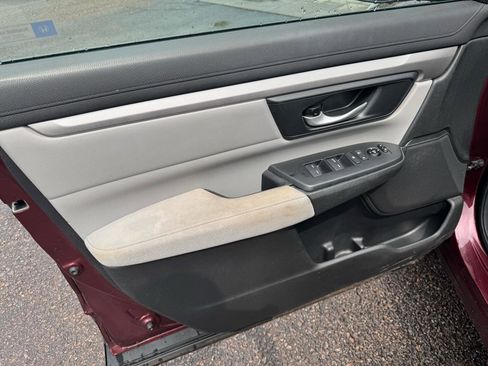 Used 2017 Honda CR-V LX image 9