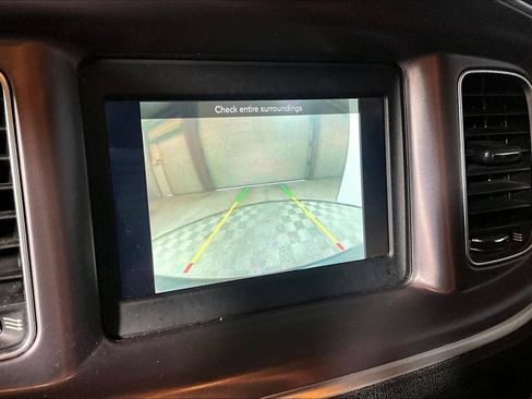 Used 2019 Dodge Charger SXT RWD image 17