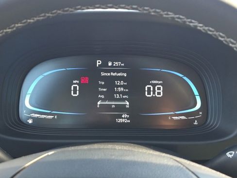 Used 2025 Hyundai Venue SEL image 12