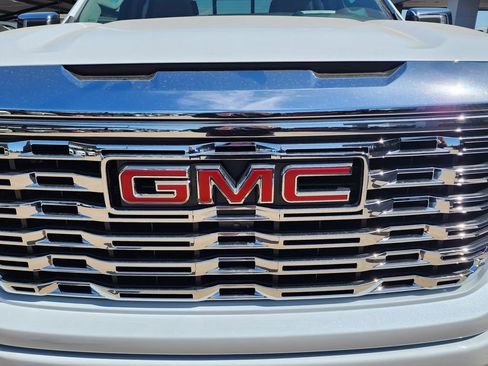 New 2026 GMC Sierra 1500 Denali AWD/4WD image 9
