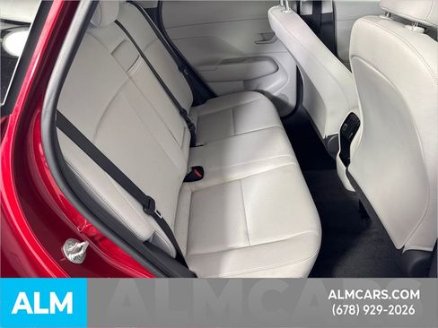 Used 2025 Hyundai Kona SEL image 18