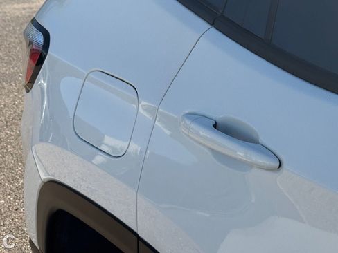 Used 2021 Jeep Compass Limited AWD/4WD image 9