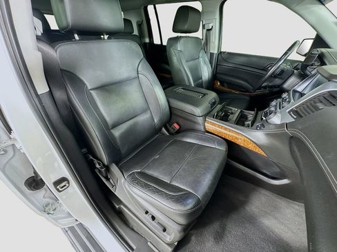Used 2019 Chevrolet Suburban Premier AWD/4WD image 31