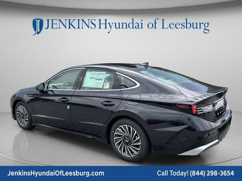 New 2026 Hyundai Sonata Limited FWD image 9