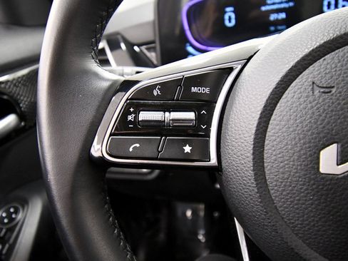 Certified 2025 Kia Seltos S image 19