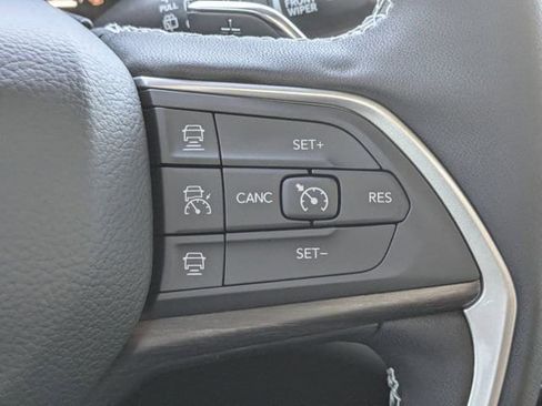 New 2025 Jeep Grand Cherokee L Limited w/ Luxury Tech Group II RWD image 29