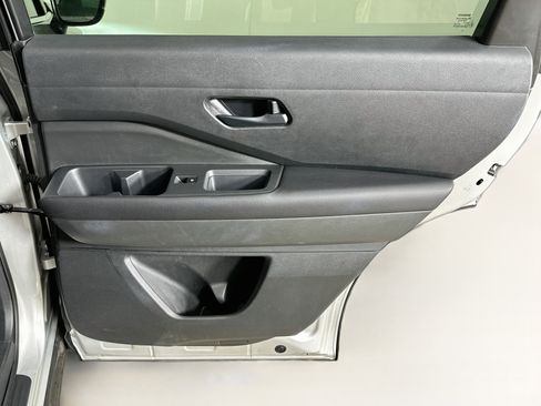 Used 2025 Nissan Pathfinder SV AWD/4WD image 31