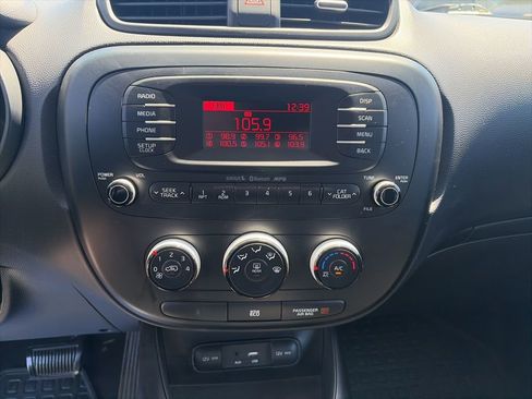 Used 2016 Kia Soul FWD image 17