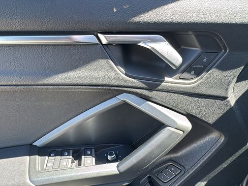 Used 2025 Audi Q3 2.0T Premium w/ Convenience Package image 13