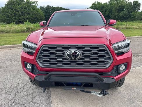 Used 2022 Toyota Tacoma TRD Off-Road AWD/4WD image 2