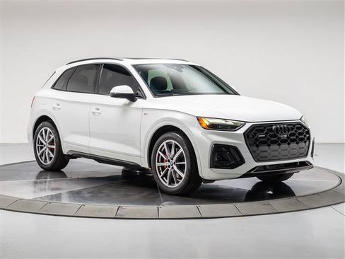 Used 2024 Audi Q5 e Premium Plus w/ Premium Plus Package AWD/4WD image 7