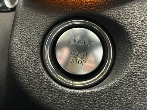 Used 2011 Mercedes-Benz E 550 Sedan w/ Premium 2 Pkg image 34