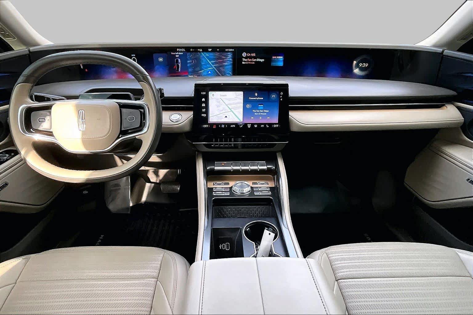 Used 2025 Lincoln Nautilus Reserve AWD/4WD image 16