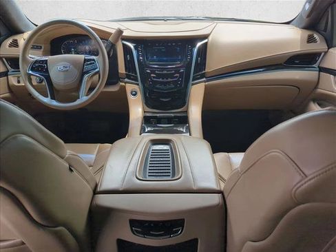 Used 2020 Cadillac Escalade ESV Platinum AWD/4WD image 16