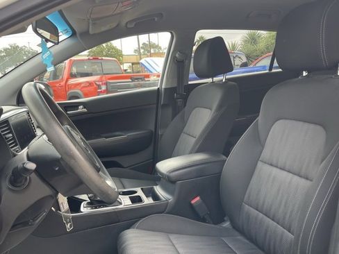 Used 2021 Kia Sportage LX image 8