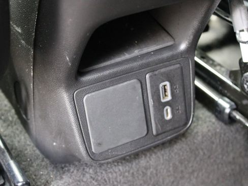 Used 2020 Buick Encore GX Select w/ Sport Touring Package FWD image 25