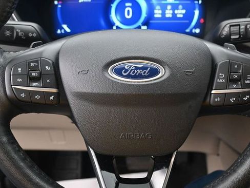 Certified 2020 Ford Escape Titanium AWD/4WD image 10