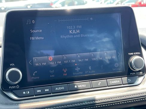 Used 2025 Nissan Rogue SV FWD image 20
