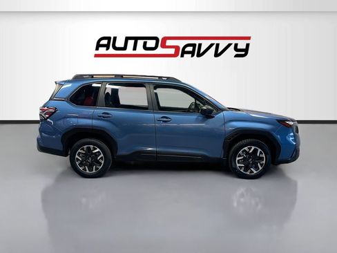 Used 2025 Subaru Forester AWD/4WD image 8