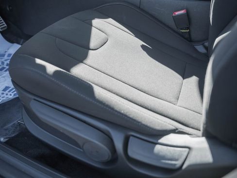 Certified 2025 Hyundai Elantra Sport image 30