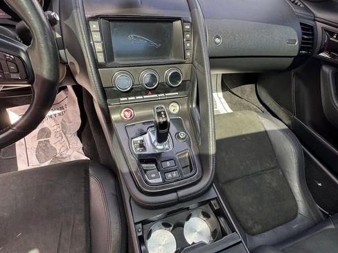Used 2017 Jaguar F-TYPE Coupe RWD image 7