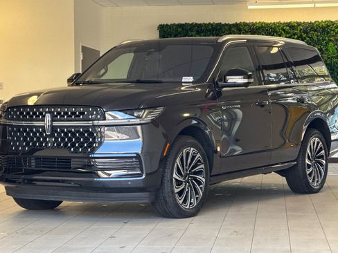 Certified 2025 Lincoln Navigator Black Label image 8