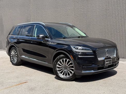 Certified 2023 Lincoln Aviator Reserve w/ Elements Package Plus AWD/4WD image 9
