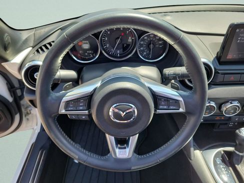 Used 2022 MAZDA MX-5 Miata RF Grand Touring RWD image 18